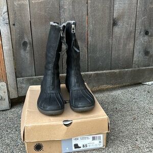 UGG Arquette black leather waterproof boot size EUR 39 US 8.5